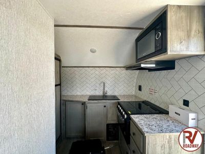 2026 Sunset Park RV Sun Lite — photo 13 view