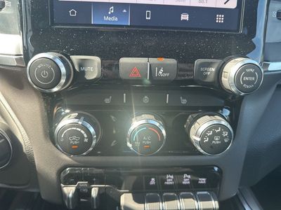 2026 RAM 1500 — photo 15 view