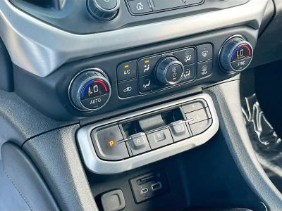 2023 GMC Acadia — photo 16 view