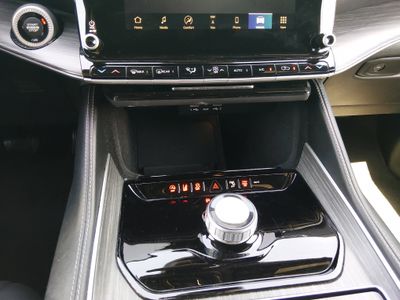 2023 Jeep Wagoneer L — photo 13 view