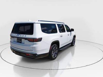 2023 Jeep Wagoneer L — photo 7 view