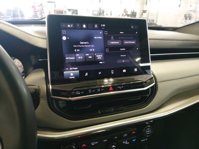 2023 Jeep Compass - Photo 17