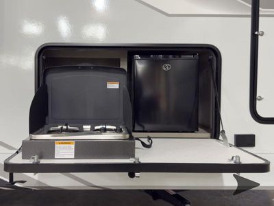2026 Grand Design Momentum G-Class - Photo 8