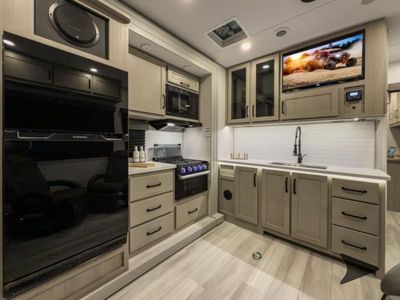 2026 Grand Design Momentum G-Class - Photo 5