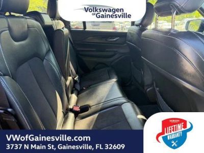 2024 Jeep Grand Cherokee — photo 8 view