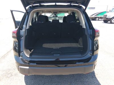2025 Nissan Rogue - Photo 11