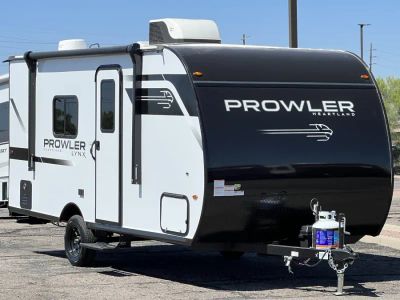2026 Jayco PROWLER LYNX — front three-quarter view