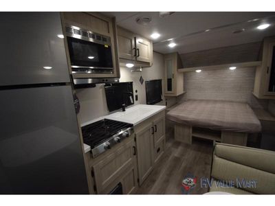 2026 Coachmen RV Catalina Summit Series 8 - Photo 18