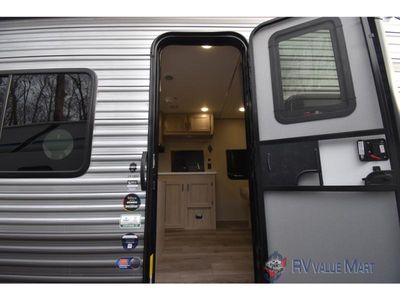 2026 Coachmen RV Catalina Summit Series 8 - Photo 6