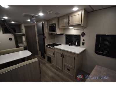 2026 Coachmen RV Catalina Summit Series 8 - Photo 7