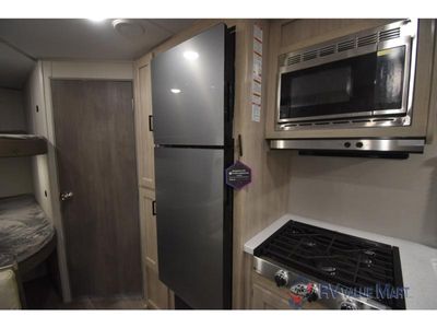 2026 Coachmen RV Catalina Summit Series 8 - Photo 11