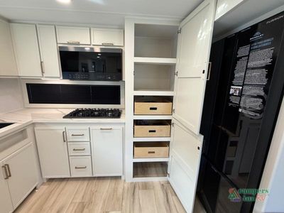 2026 Brinkley Model I - Photo 32