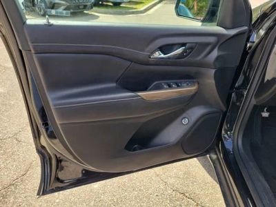 2023 GMC Acadia — photo 11 view