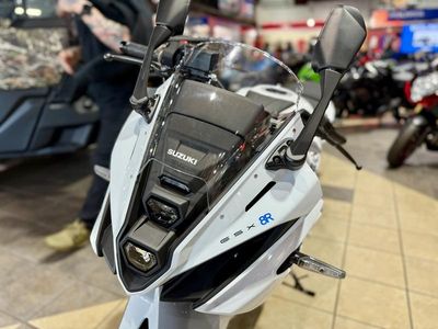 2026 Suzuki GSX-8R - Photo 5