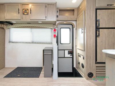 2021 Coachmen RV Freelander Premier - Photo 9