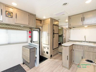 2021 Coachmen RV Freelander Premier - Photo 8