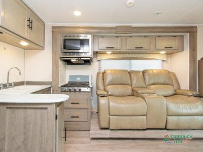 2021 Coachmen RV Freelander Premier - Photo 5