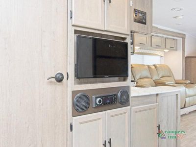 2021 Coachmen RV Freelander Premier - Photo 21