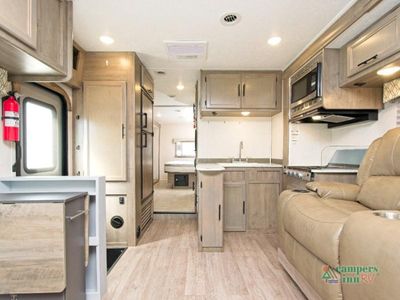 2021 Coachmen RV Freelander Premier - Photo 7