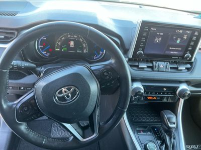 2019 Toyota RAV4 — photo 14 view