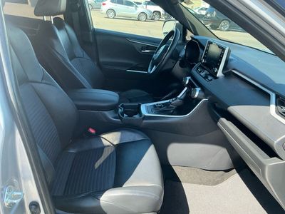2019 Toyota RAV4 — photo 19 view