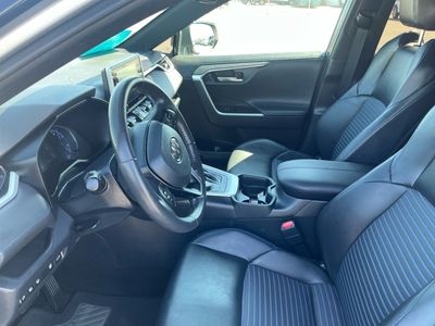 2019 Toyota RAV4 — photo 9 view