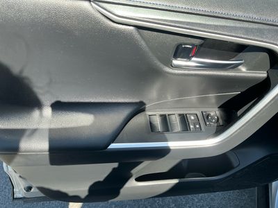 2019 Toyota RAV4 — photo 15 view