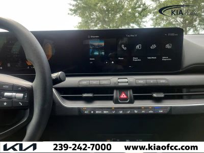 2025 Kia K4 — photo 17 view