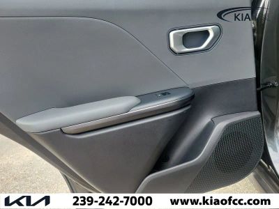 2025 Kia K4 — photo 10 view