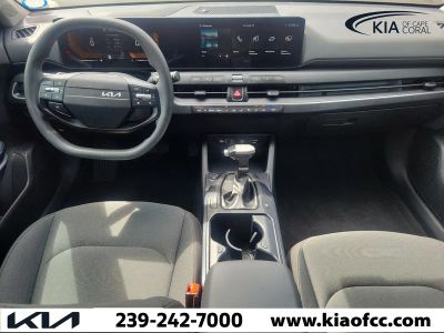 2025 Kia K4 — photo 15 view