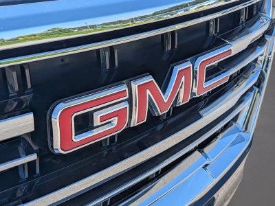 2023 GMC Yukon — detail view