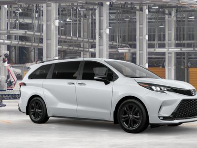 2026 Toyota Sienna — photo 14 view