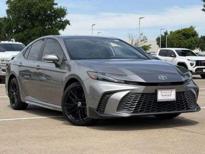 2025 Toyota Camry - Photo 2