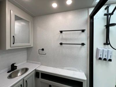 2025 Fleetwood BOUNDER - Photo 19