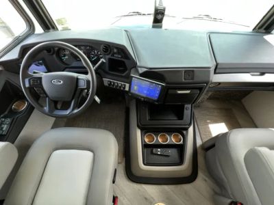 2025 Fleetwood BOUNDER - Photo 2