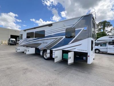 2025 Fleetwood BOUNDER - Photo 29