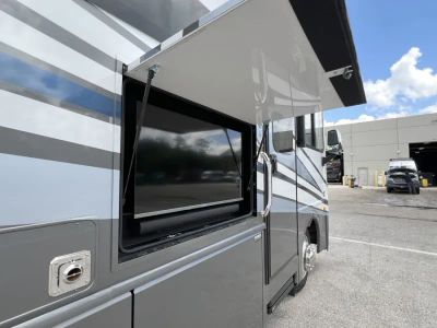 2025 Fleetwood BOUNDER - Photo 27