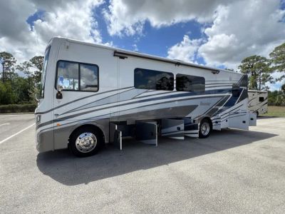 2025 Fleetwood BOUNDER - Photo 28