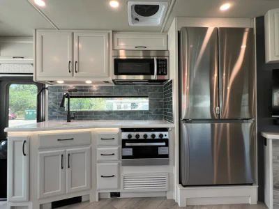 2025 Fleetwood BOUNDER - Photo 7