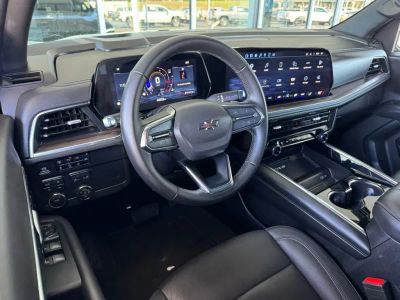 2025 Chevrolet Tahoe - Photo 3