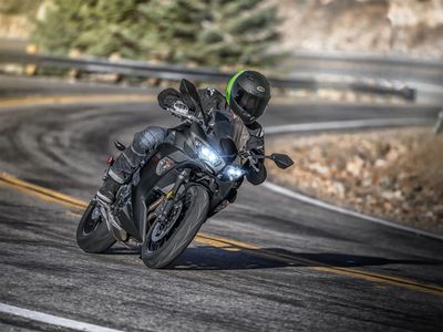 2026 Kawasaki Ninja 650 - Photo 7