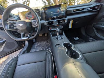 2026 Ford Mustang - Photo 18