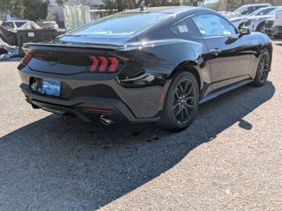 2026 Ford Mustang - Photo 5