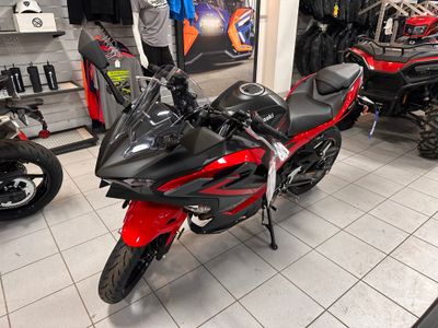 2025 Kawasaki Ninja 500 ABS - Photo 2