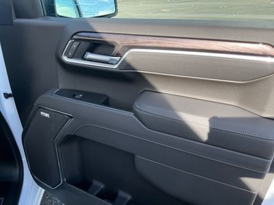 2026 Chevrolet Silverado 1500 — photo 21 view
