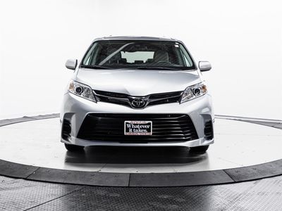 2019 Toyota Sienna - Photo 2