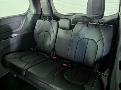 2026 Chrysler Pacifica — photo 17 view