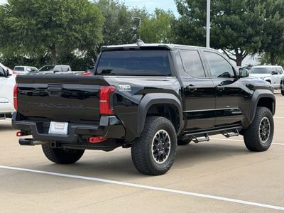 2025 Toyota Tacoma - Photo 4