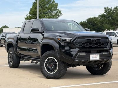 2025 Toyota Tacoma - Photo 2