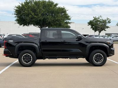 2025 Toyota Tacoma - Photo 3